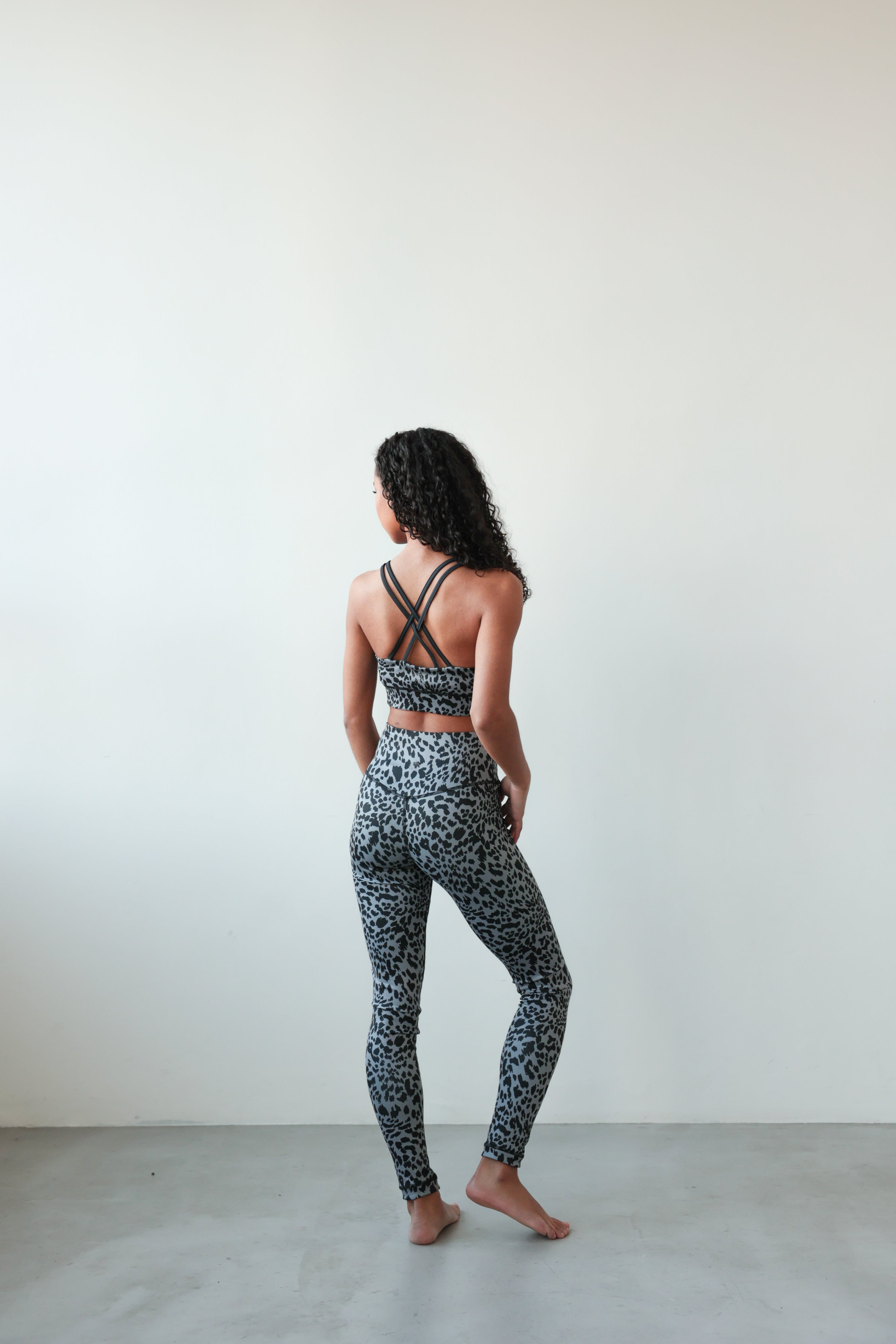 Shape-Wendeleggings – Schwarz & Grauer Leo