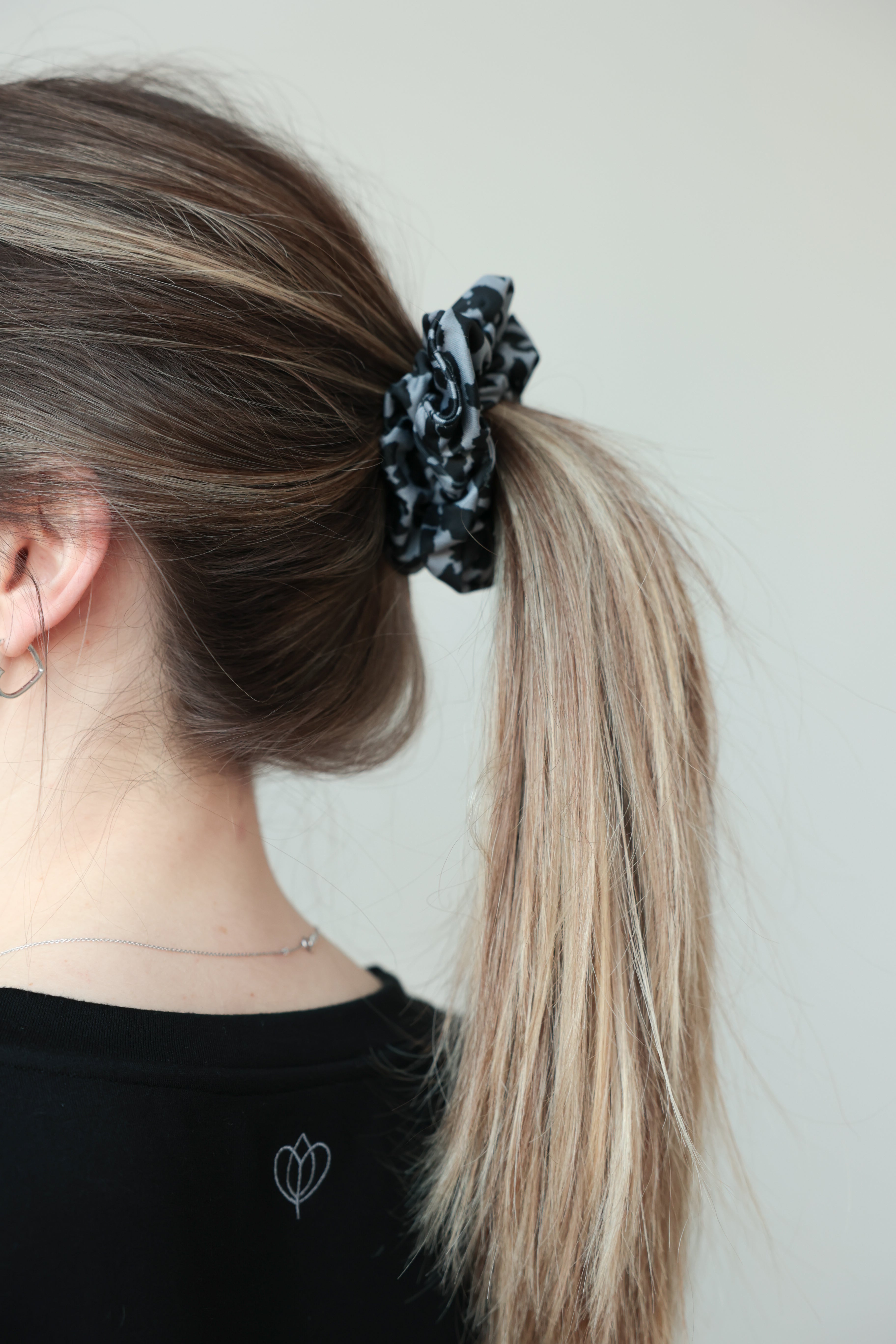 Scrunchie Grauer Leo