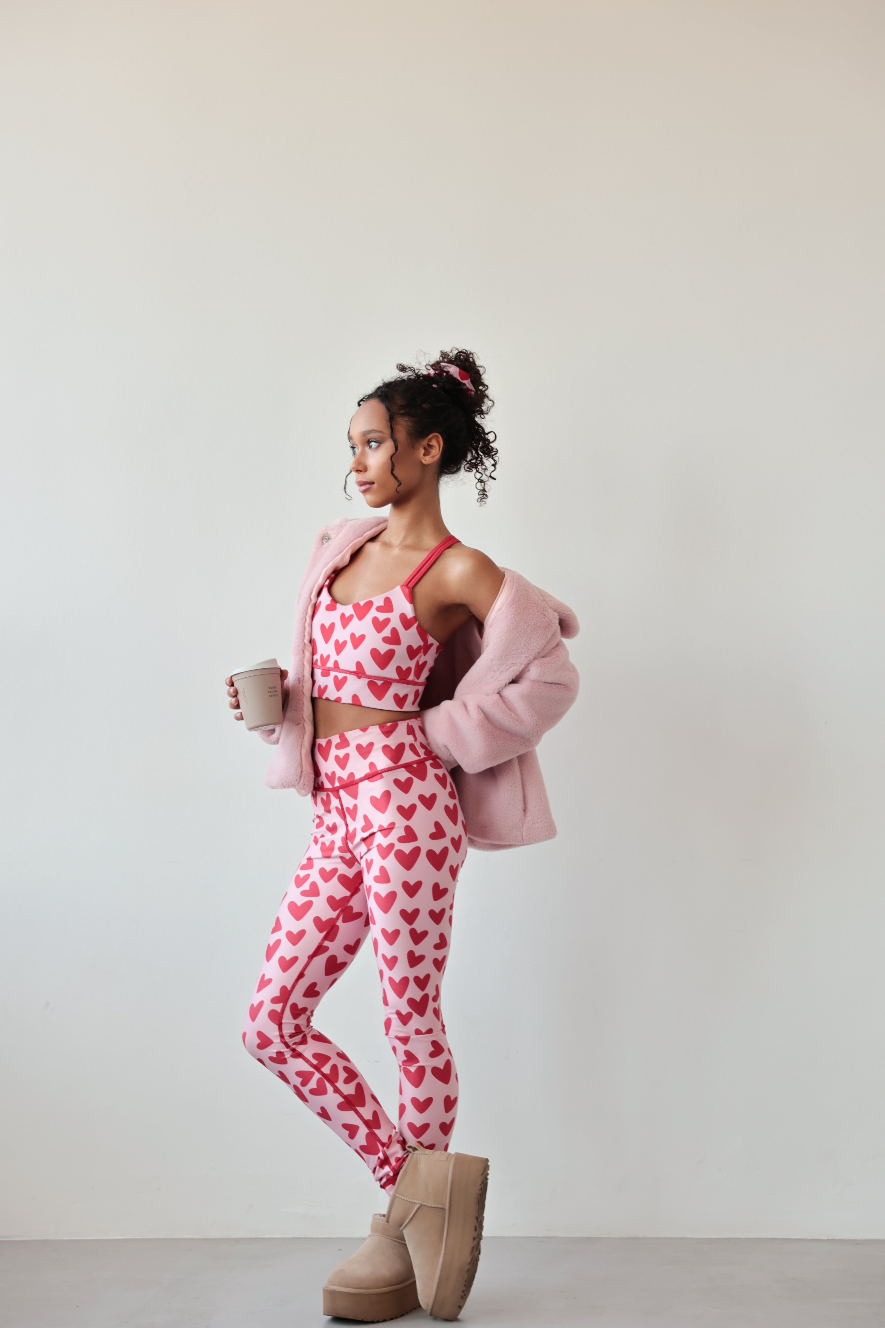 Shape-Wendeleggings – Rot & Herzprint